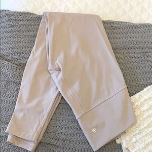 Lululemon “wunder under” leggings